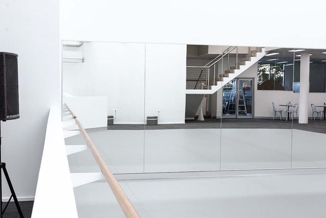 Studio Wall-Fixed Mirror